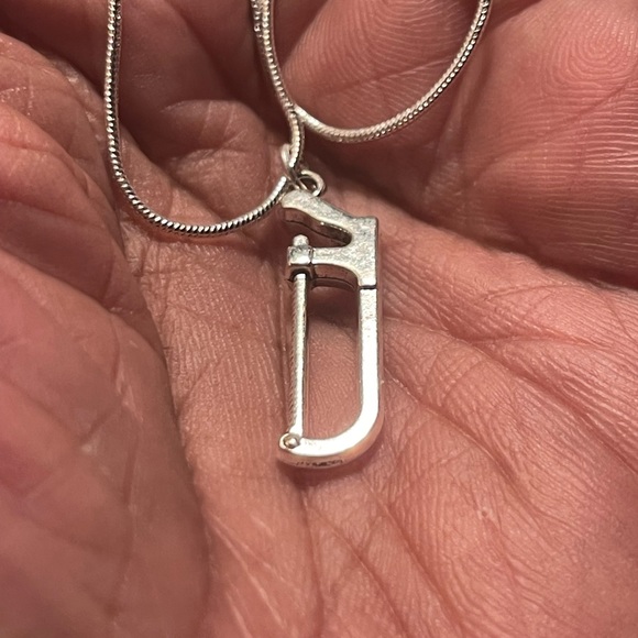 Pendant Chain Necklace - Picture 2 of 4